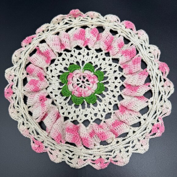 50s Handmade Crocheted Floral Trivet Cover Pink and White MCM 8" - Picture 4 of 5